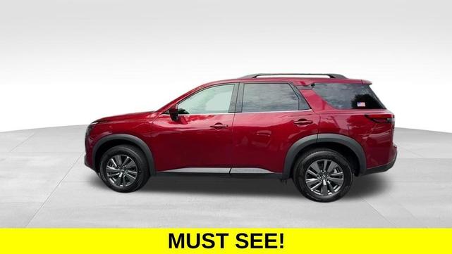 Photo of 2024 Scarlet Ember Nissan Pathfinder