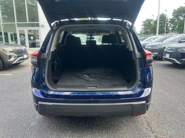 Photo of 2024 Deep Ocean Blue Nissan Rogue
