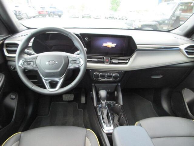 Photo of 2024 White Chevrolet Trailblazer