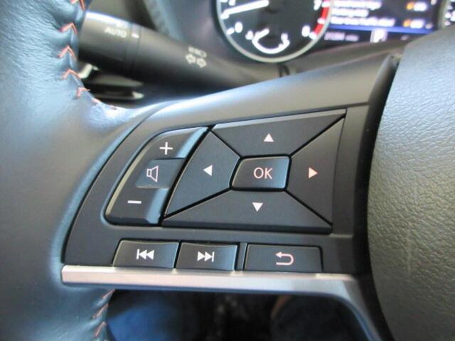 Photo of 2024 2t Blu Blk Roof Nissan Sentra