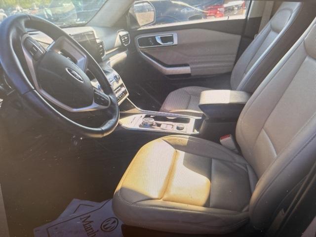 Photo of 2022 Star White Ford Explorer