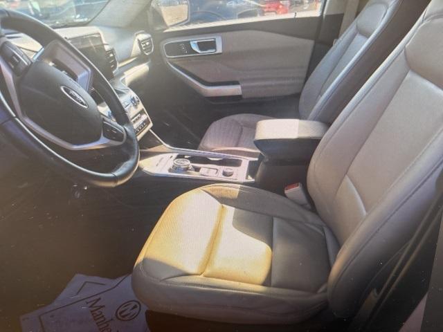 Photo of 2022 Star White Ford Explorer