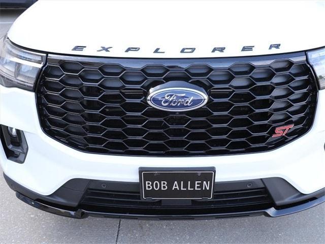 Photo of 2025 White Ford Explorer