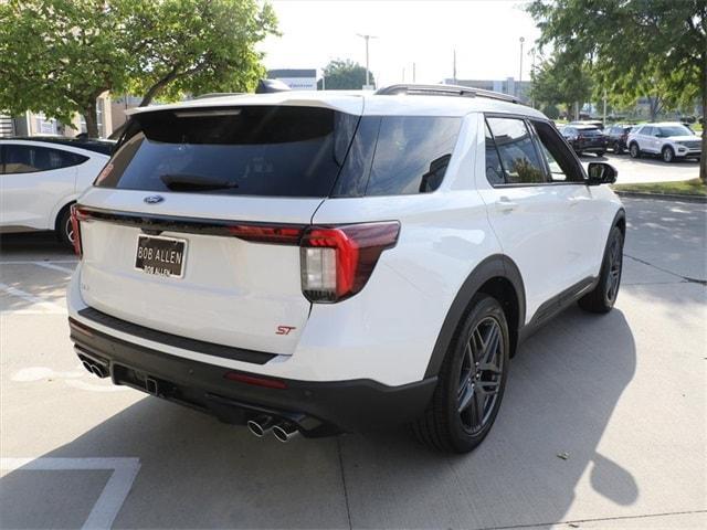 Photo of 2025 White Ford Explorer