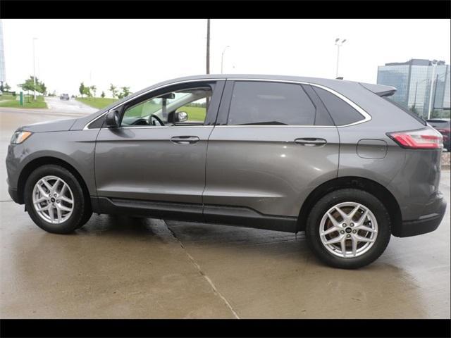 Photo of 2023 Carbonized Gray Metallic Ford Edge