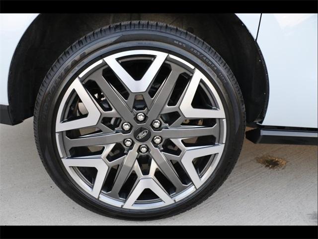 Photo of 2025 Space Silver Ford Expedition Max