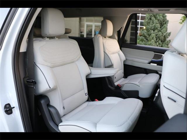 Photo of 2025 Space Silver Ford Expedition Max