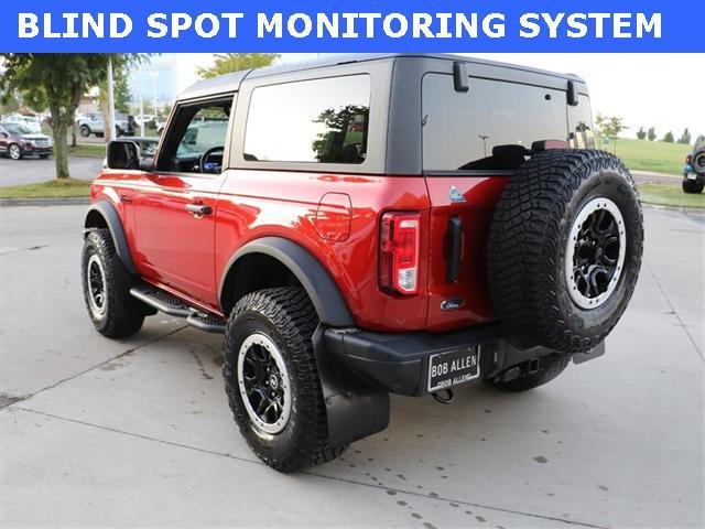 Photo of 2023 Hot Pepper Red Metallic Tinted Clearcoat Ford Bronco