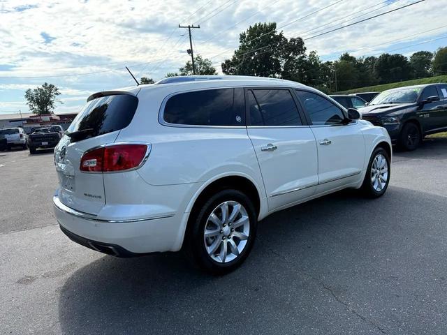 Photo of 2013 White Buick Enclave