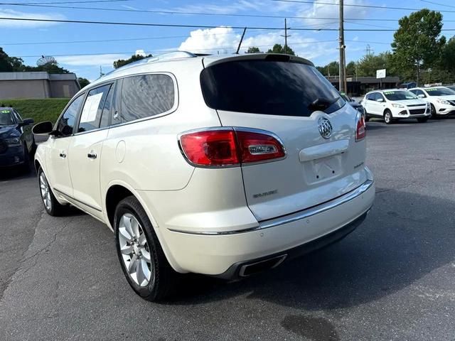 Photo of 2013 White Buick Enclave