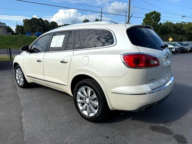 Photo of 2013 White Buick Enclave
