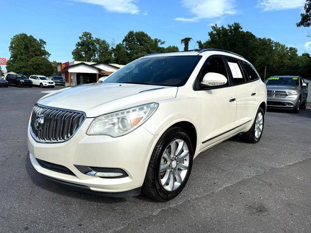 Photo of 2013 White Buick Enclave