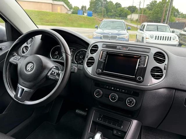 Photo of 2017 Silver Volkswagen Tiguan