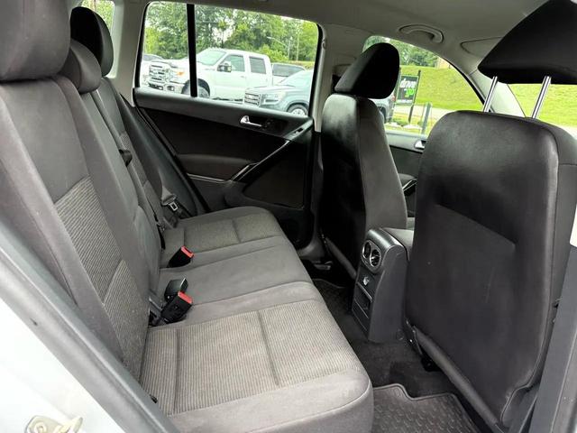 Photo of 2017 Silver Volkswagen Tiguan