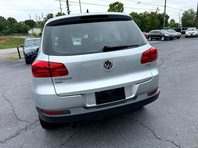 Photo of 2017 Silver Volkswagen Tiguan