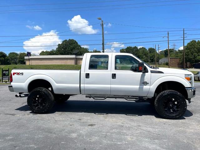 Photo of 2014 White Ford F-250