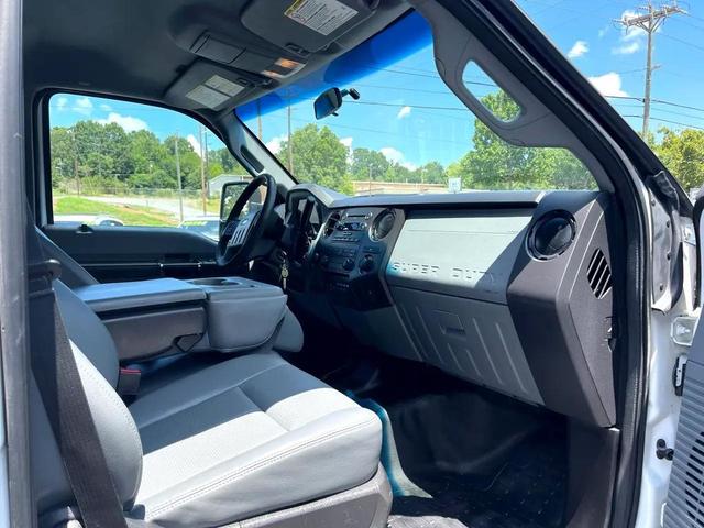 Photo of 2014 White Ford F-250