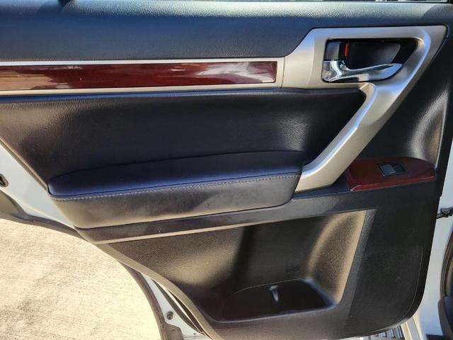 Photo of 2019 Starfire Pearl Lexus GX 460