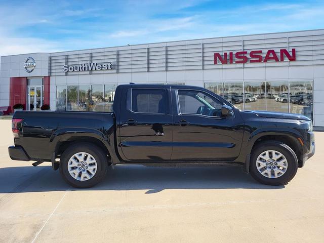 Photo of 2024 Black Nissan Frontier