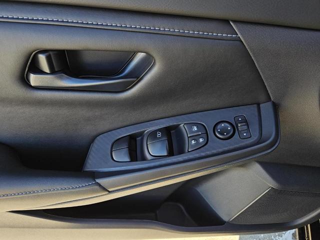 Photo of 2025 Black Nissan Sentra