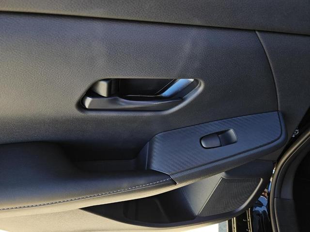 Photo of 2025 Black Nissan Sentra