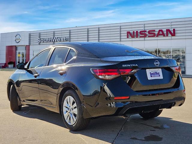 Photo of 2025 Black Nissan Sentra