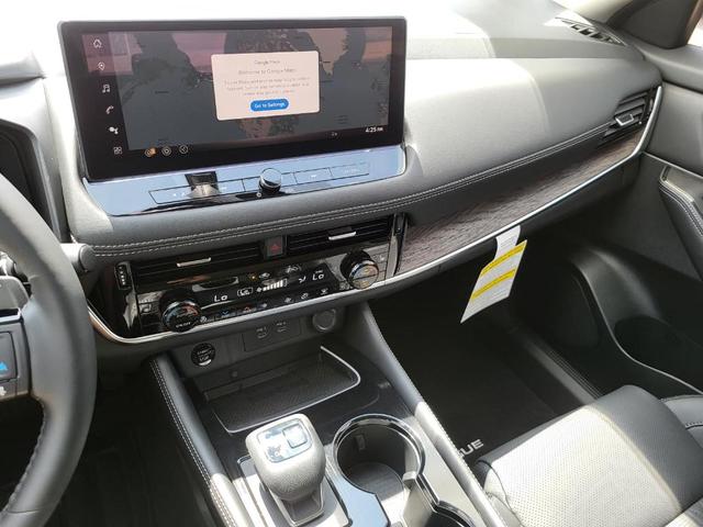 Photo of 2025 Boulder Gray Metallic Nissan Rogue