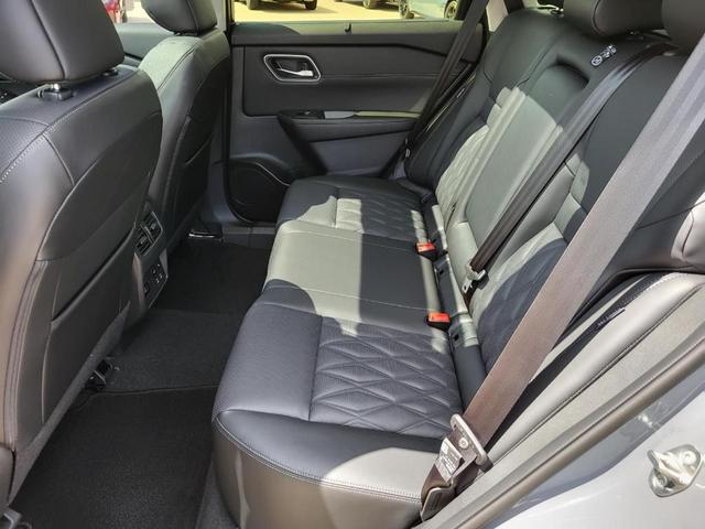Photo of 2025 Boulder Gray Metallic Nissan Rogue