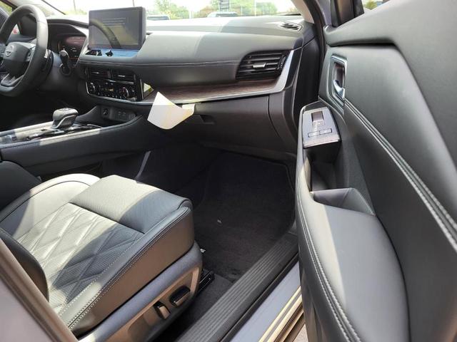 Photo of 2025 Boulder Gray Metallic Nissan Rogue