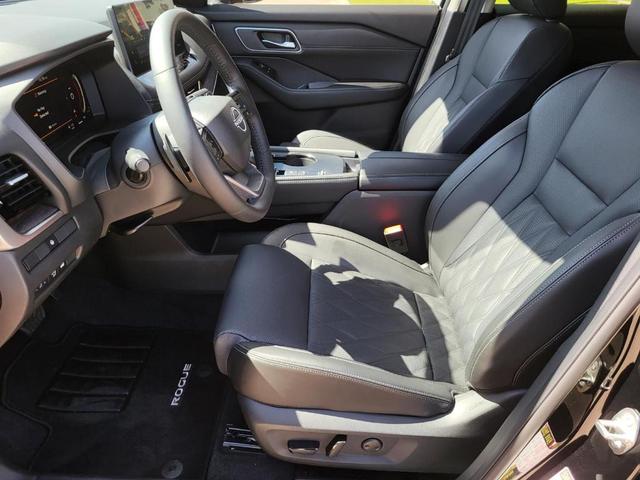 Photo of 2025 Black Nissan Rogue