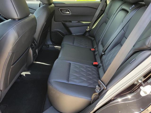 Photo of 2025 Black Nissan Rogue