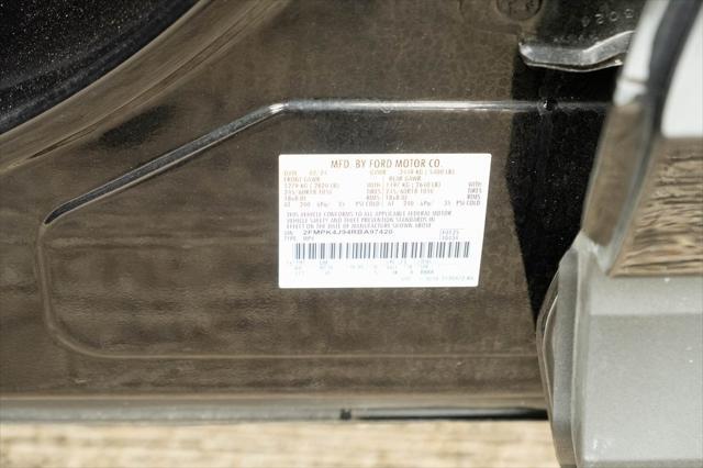 Photo of 2024 Black Metallic Ford Edge