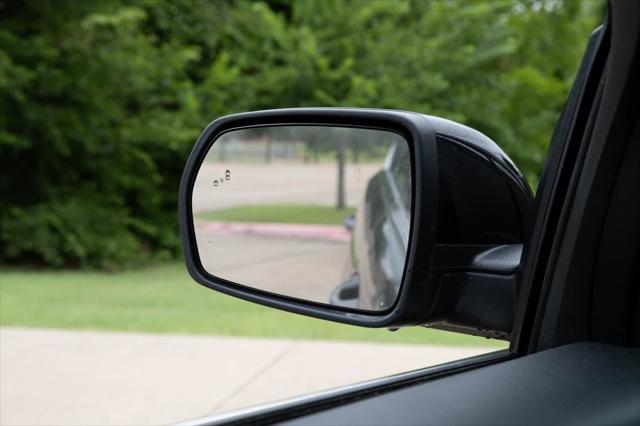 Photo of 2024 Black Metallic Ford Edge
