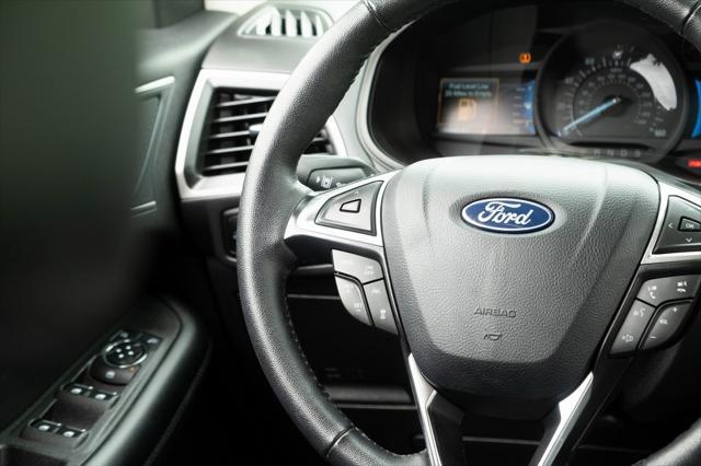 Photo of 2024 Black Metallic Ford Edge