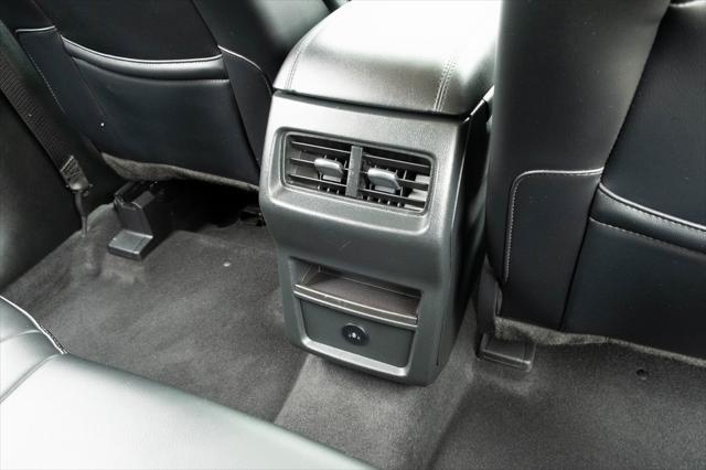 Photo of 2024 Black Metallic Ford Edge
