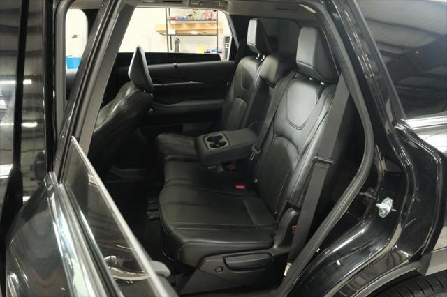 Photo of 2022 Mineral Black INFINITI QX60