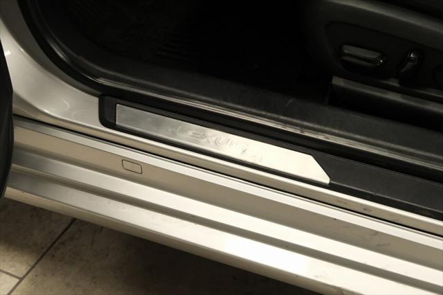 Photo of 2020 Silver Lexus ES 350