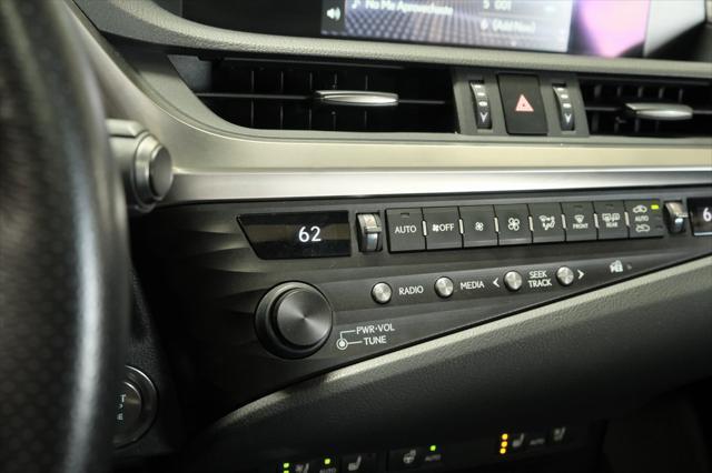 Photo of 2020 Silver Lexus ES 350