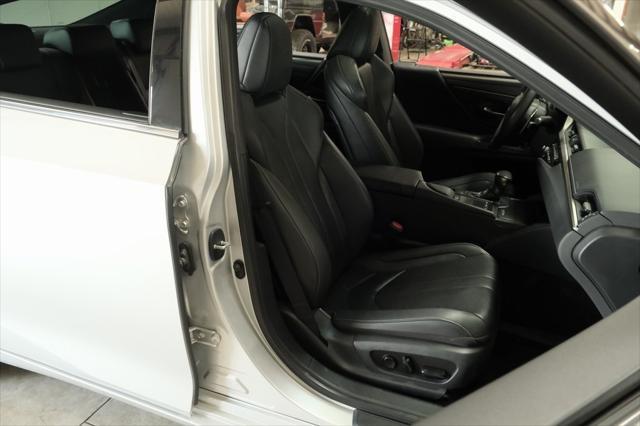 Photo of 2020 Silver Lexus ES 350