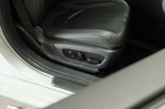 Photo of 2020 Silver Lexus ES 350