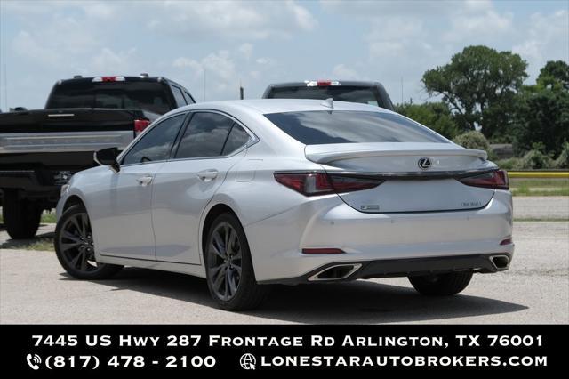 Photo of 2020 Silver Lexus ES 350