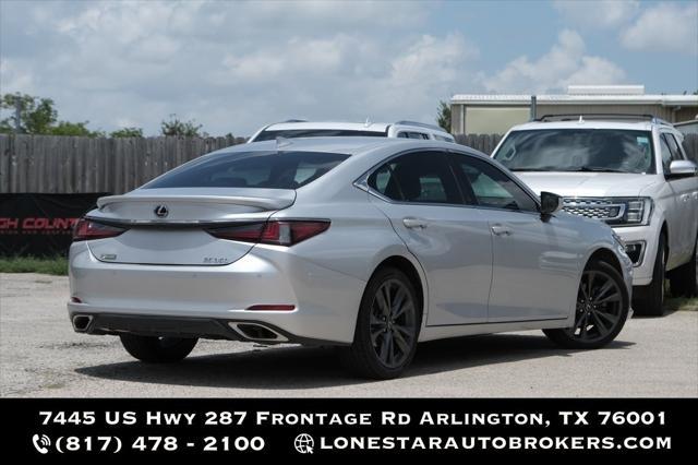Photo of 2020 Silver Lexus ES 350