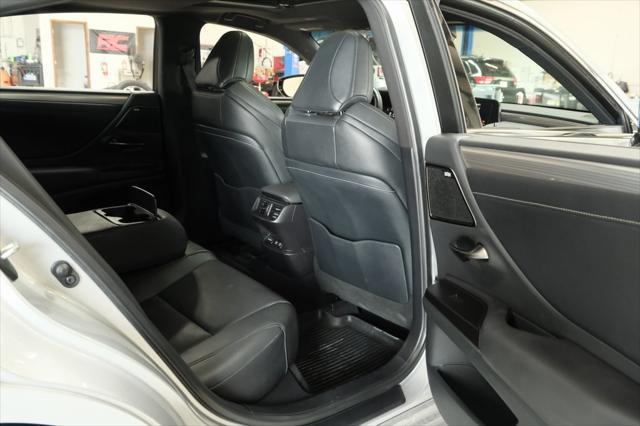 Photo of 2020 Silver Lexus ES 350