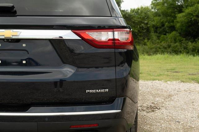 Photo of 2020 Midnight Blue Metallic Chevrolet Traverse
