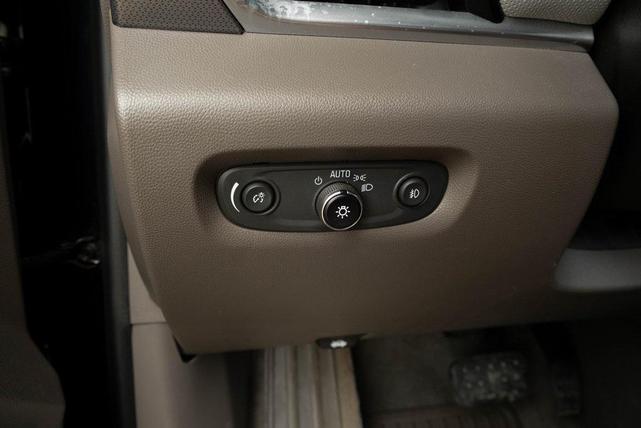 Photo of 2020 Midnight Blue Metallic Chevrolet Traverse