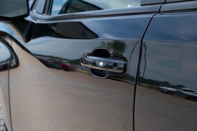 Photo of 2020 Black Chevrolet Silverado 1500