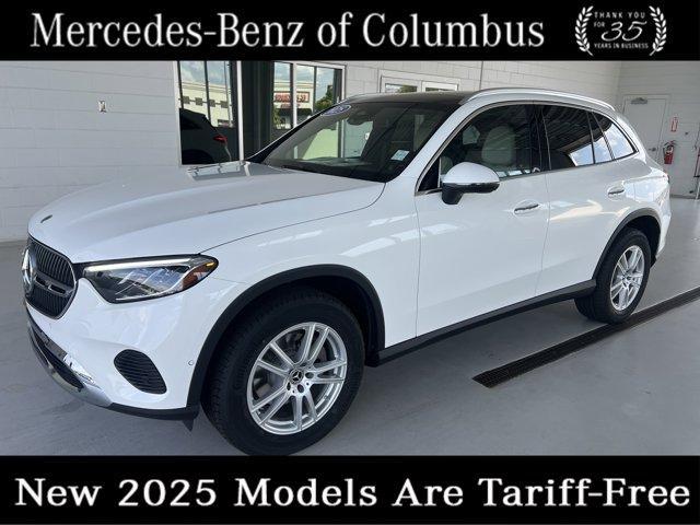 Photo of 2025 Polar White Mercedes-Benz GLC 300
