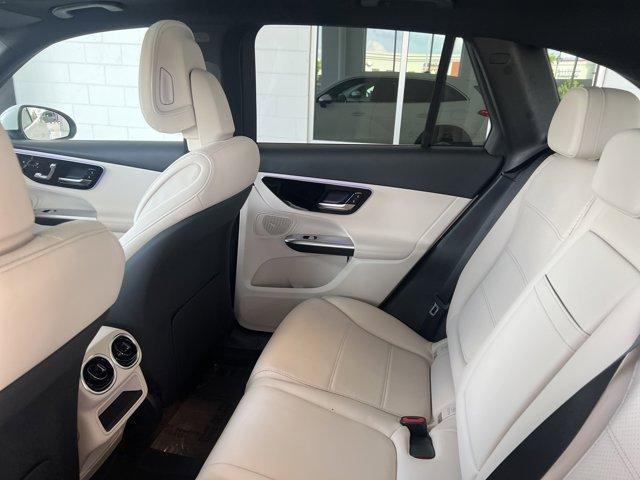 Photo of 2025 Polar White Mercedes-Benz GLC 300
