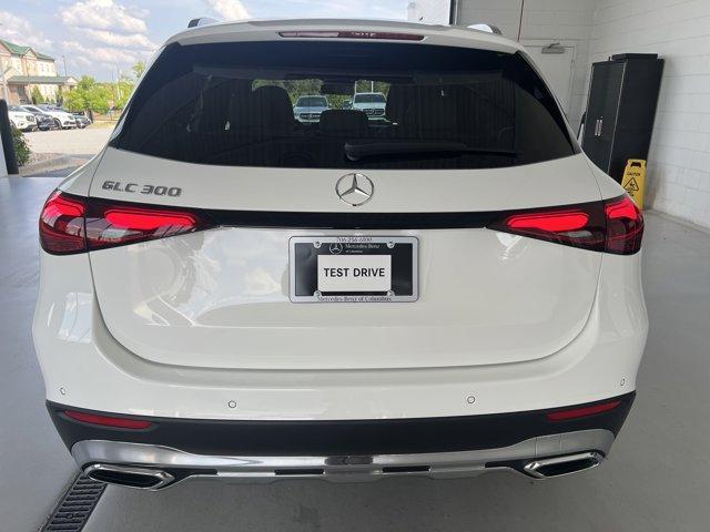 Photo of 2025 Polar White Mercedes-Benz GLC 300