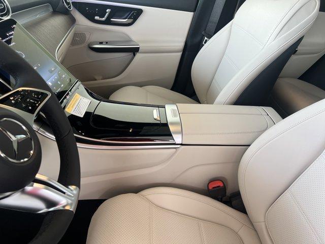 Photo of 2025 Polar White Mercedes-Benz GLC 300